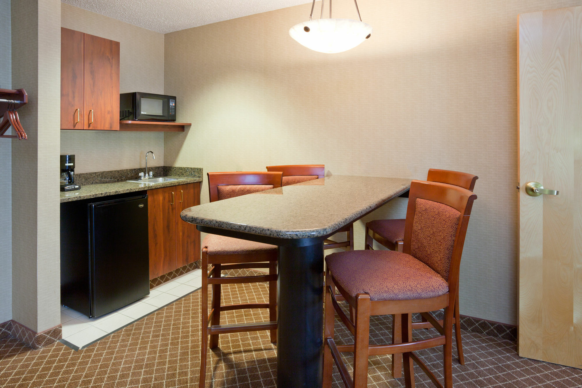 Holiday Inn Express Hotel & Suites Cedar Rapids I-380 At 33Rd Avenue, An Ihg Hotel Екстер'єр фото
